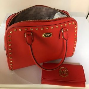 Micheal Kors Purse and matching wallet